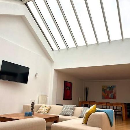 Down Town Spacious Duplex With Private Parking & Game Room Bruxelles Esterno foto