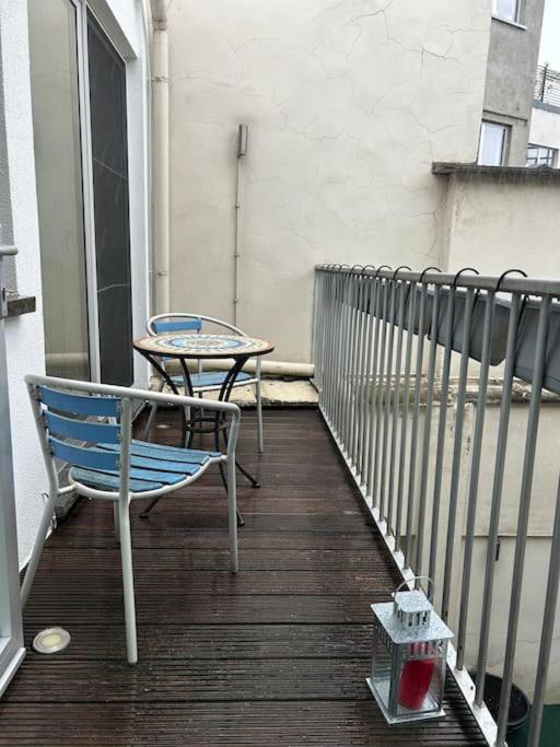 Down Town Spacious Duplex With Private Parking & Game Room Bruxelles Esterno foto